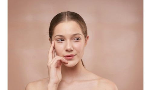 Nos astuces anti-grisaille pour la peau : comment revitaliser et illuminer votre teint à chaque changement de saison ?